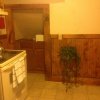 B1 Kitchen with Plant